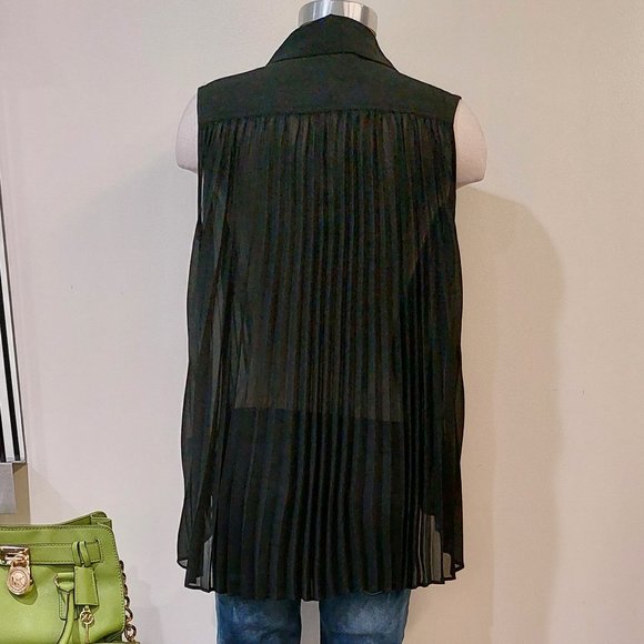 💥GORGE💥Chiffon Pleated Top w/ Embellished Collar - Picture 7 of 15